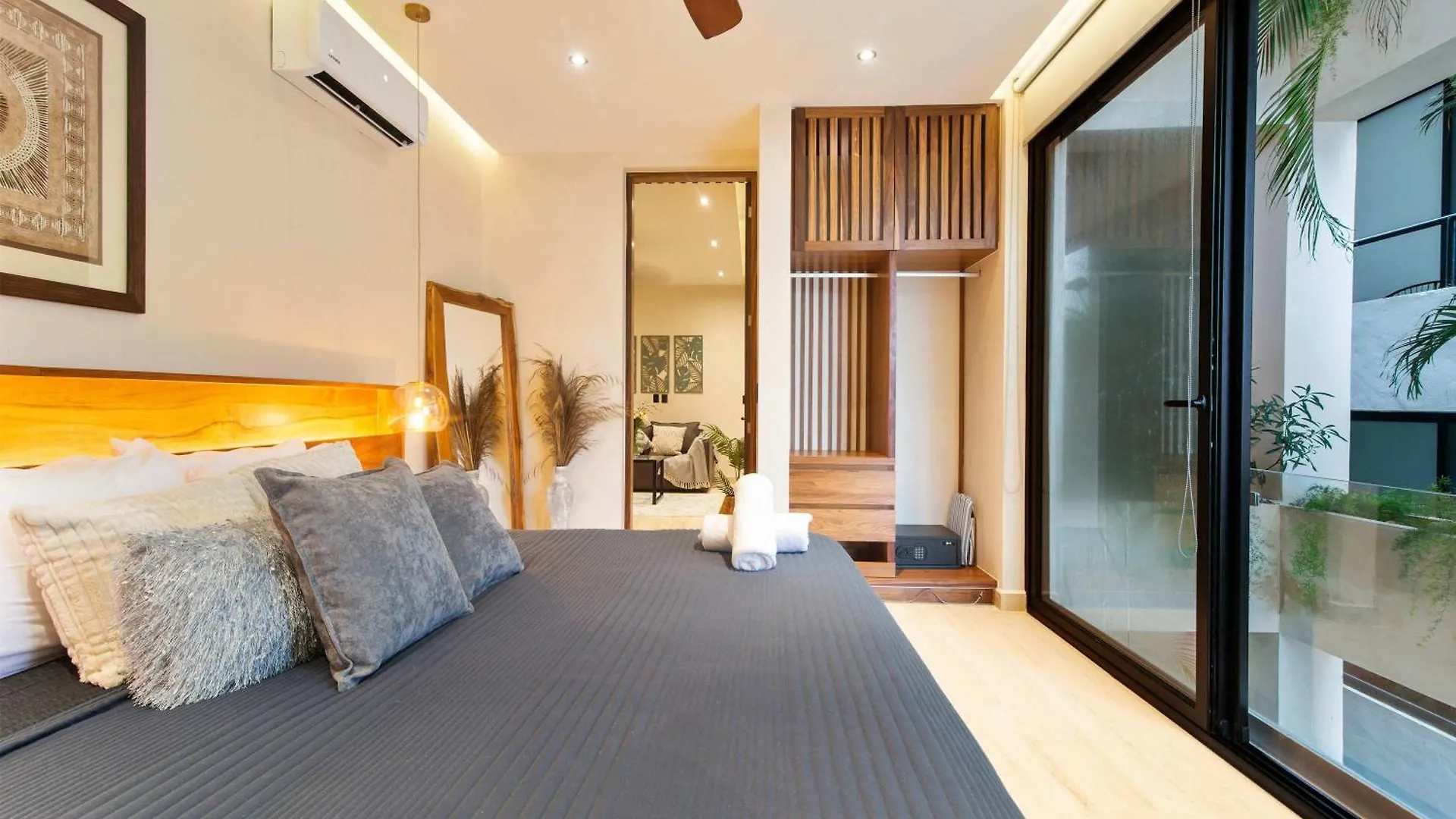 Stunning 2Br With Plunge Pool - Rooftop Sea Views Playa del Carmen Apartment