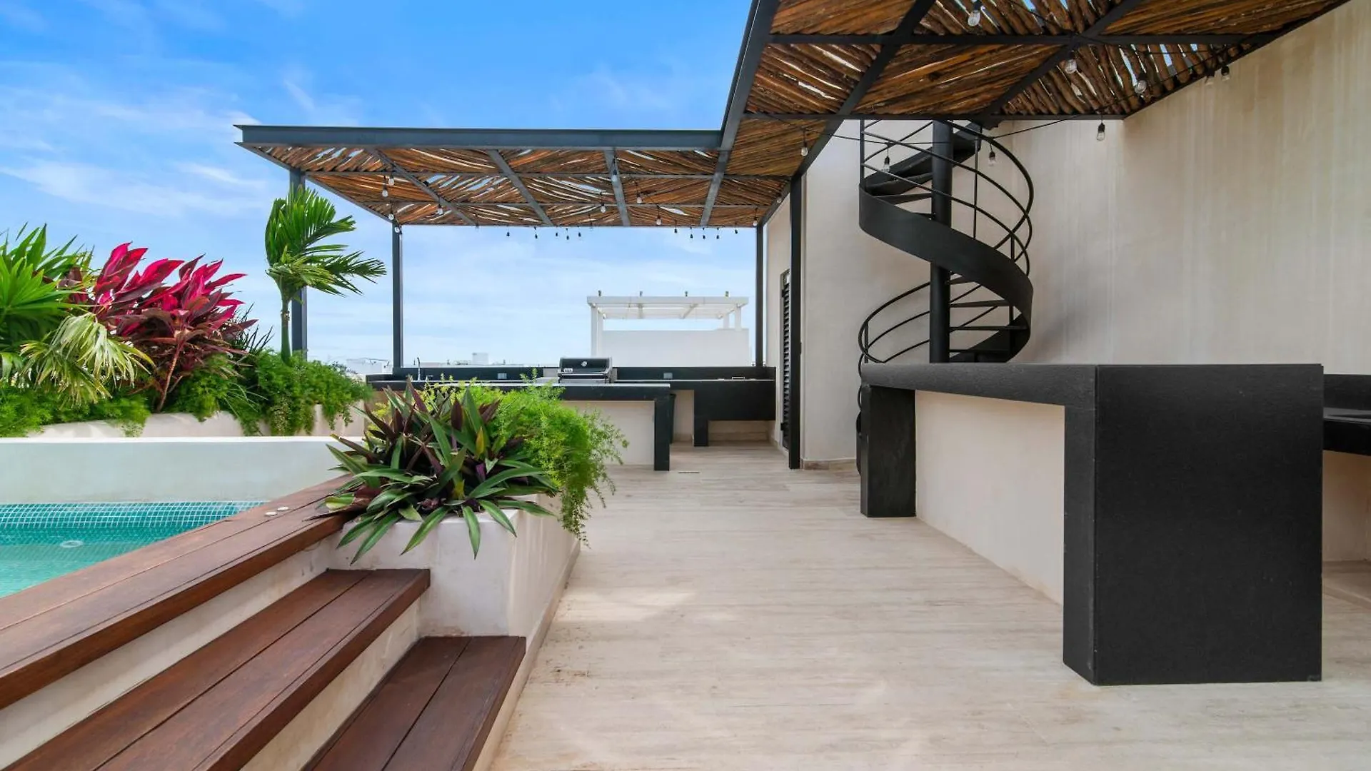 Stunning 2Br With Plunge Pool - Rooftop Sea Views Playa del Carmen Mexico